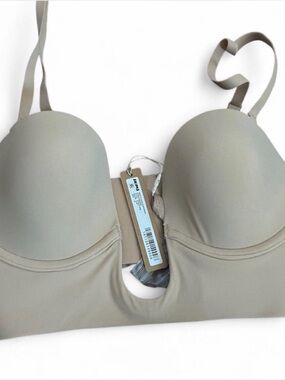 SKIMS Smooth Molded deep plunge convertible Bra - Light Beige